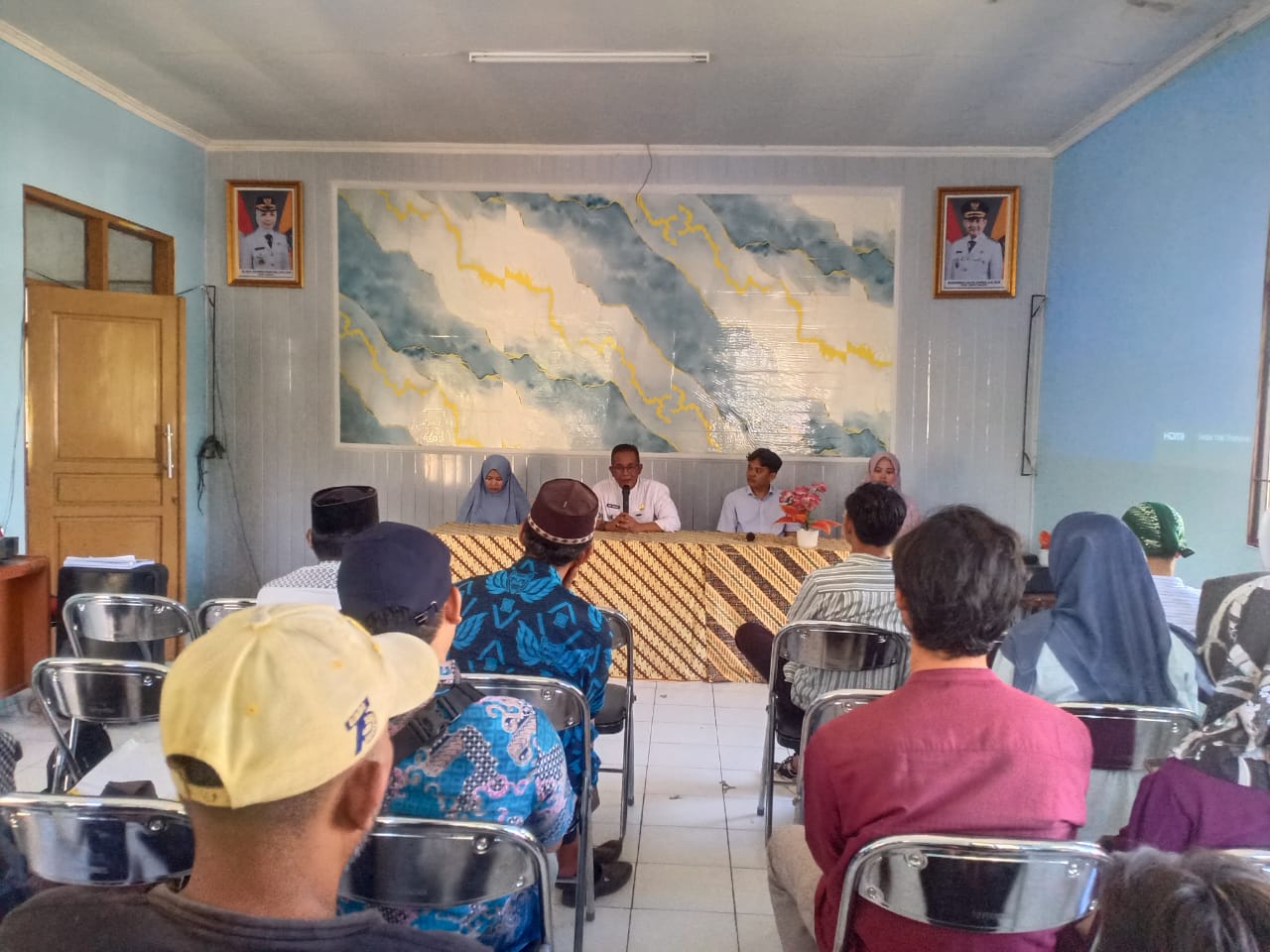 pertemuan-masyarakat-dalam-peningkatan-akan-kesadarannya-kebersihan-di-daerah-ya-masing-masing